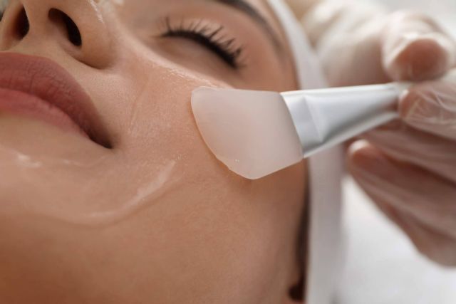 Los peeling químicos de Alluring Clinic funcionan como una herramienta para luchar contra el envejecimiento facial - 1, Foto 1
