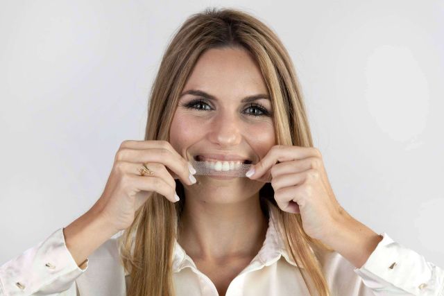 Las tiras blanqueadoras del DR. INUK son la re-evolución de los dientes blancos - 1, Foto 1