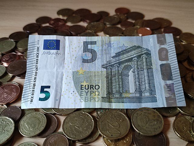 Las mujeres desempleadas de larga duración superan en un 7% a los hombres en la misma situación en la Región de Murcia - 1, Foto 1