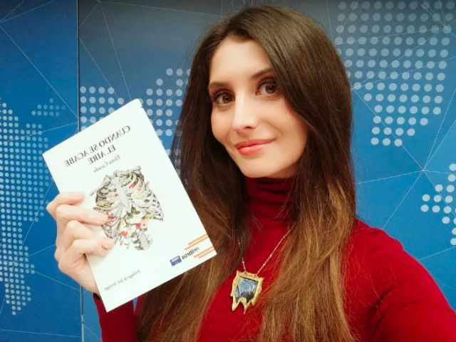 Los sentimientos y emociones de los sanitarios durante la pandemia, plasmados en el poemario ´Cuando se acabe el aire´ de la médica Elena Casado - 1, Foto 1