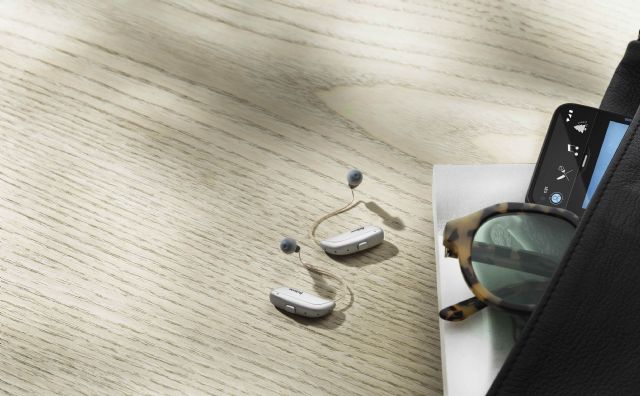 Beltone acerca su tecnología para escuchar en ambientes ruidosos a más usuarios de audífonos para celebrar el Día Mundial de la Audición - 1, Foto 1