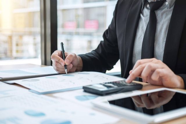 ¿Cómo encontrar una empresa de asesoría contable y financiera con gran experiencia en el mercado colombiano? FRONT A&C SAS - 1, Foto 1