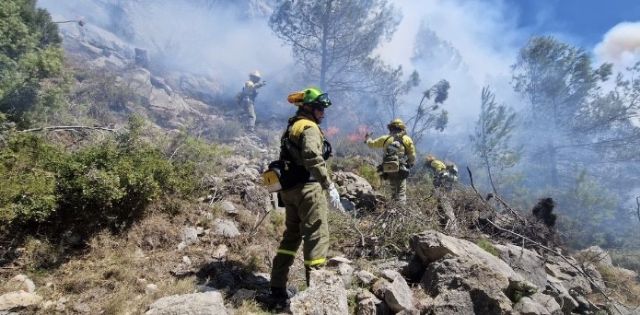 Dispositivo del lunes, 27 de marzo, que el Gobierno Regional mantiene en el incendio de Castellón - 1, Foto 1