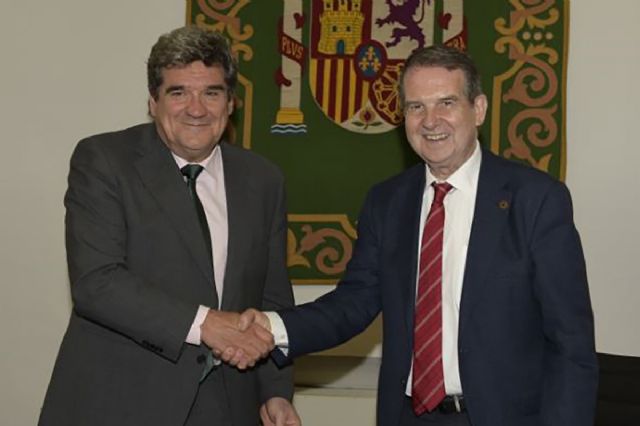 Inclusión y la FEMP firman un memorándum para impulsar los planes de pensiones de empleo en los ayuntamientos - 1, Foto 1