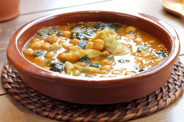 Probar el tradicional potaje de vigilia en Madrid, en Casa Ricardo - 1, Foto 1