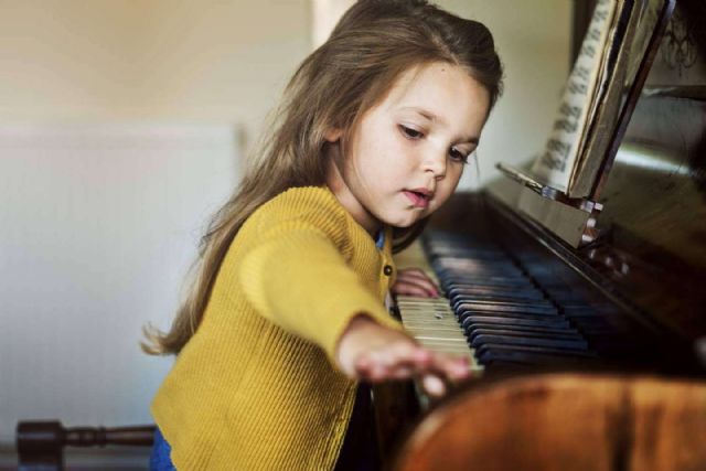 Conocer los beneficios de tocar el piano con clases particulares - 1, Foto 1