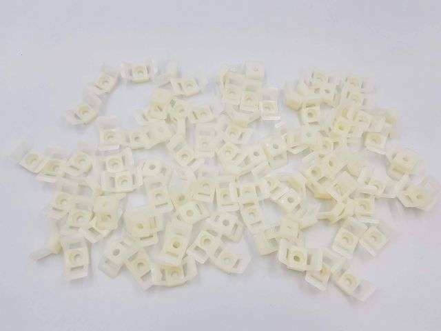 Infosolucion ofrece bases de tornillo para soporte de bridas - 1, Foto 1