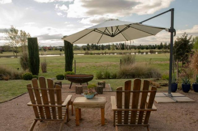 Las sombrillas grandes son ideales para aprovechar el espacio de las terrazas, de la mano de Sombrillas Parasoles España - 1, Foto 1