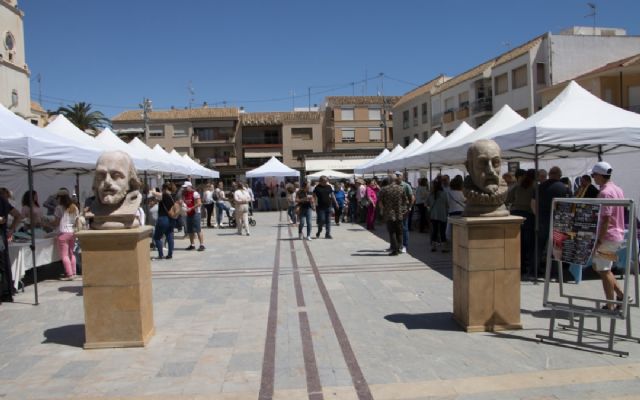 Más de 30 autores locales participaron en la I Feria de Autores Locales de San Javier - 1, Foto 1