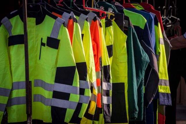 El vestuario laboral y equipos de protección individual en la empresa Unicat - 1, Foto 1