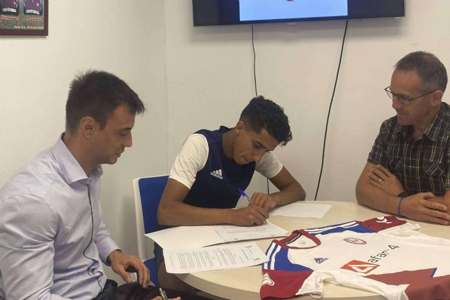 El primer fichaje profesional en España gracias a The Showcase, Anas Guendouri - 1, Foto 1