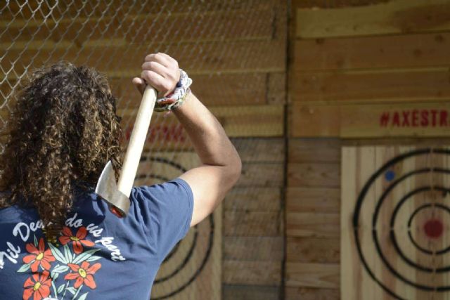 Axestral y su oferta de juegos al más puro estilo norteamericano, como el lanzamiento de hachas, para empresas - 1, Foto 1