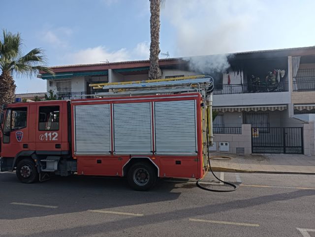 Bomberos han apagado el incendio de una vivienda en Lo Pagán - 1, Foto 1