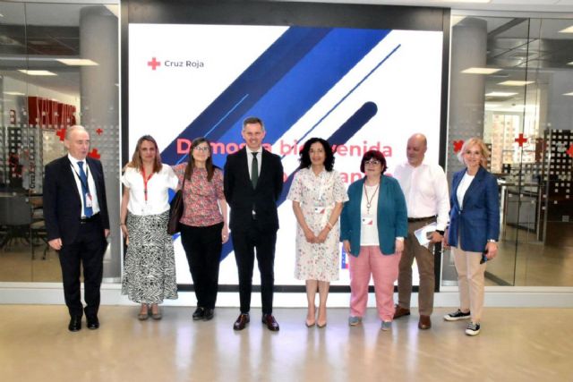 Miñones reafirma el compromiso con la salud mental en el primer aniversario del teléfono 024 - 1, Foto 1