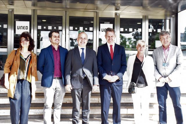 José Miñones hace un llamamiento a seguir luchando contra el estigma y la discriminación asociados al VIH - 1, Foto 1