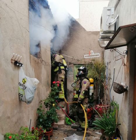 Incendio en una vivienda en la calle Rio Tinto, Lorca - 1, Foto 1