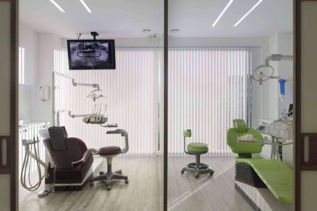 Entrevista realizada al doctor Erwin Arosa, director clínico de Erwindental - 1, Foto 1