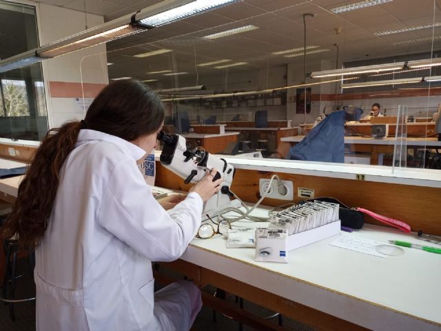ZEISS dona lentes oftálmicas para la formación universitaria de futuros ópticos-optometristas - 1, Foto 1