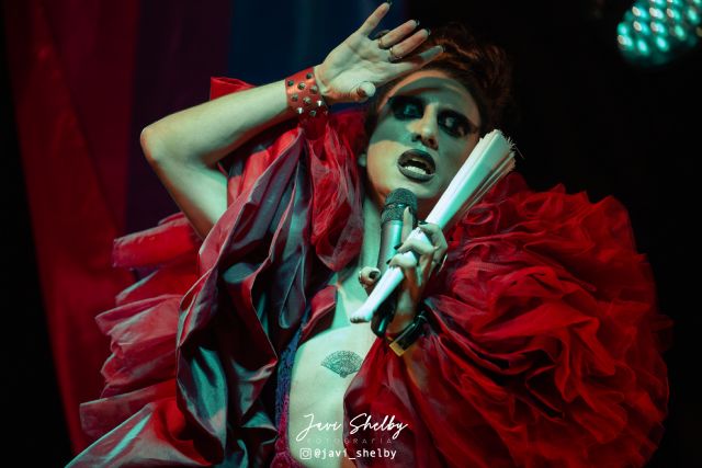 Epéntica desafía los fenómenos atmosféricos y llena de color la plaza de Beniel - 4