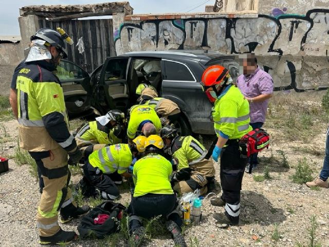 Dos heridos al colisionar un turismo y una furgoneta en Ulea - 1, Foto 1