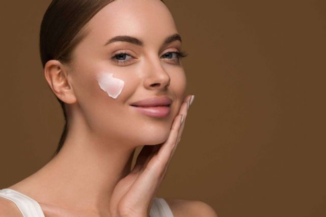 Con la crema sérum de Esbeltia.com es posible mantener una piel luminosa y radiante - 1, Foto 1