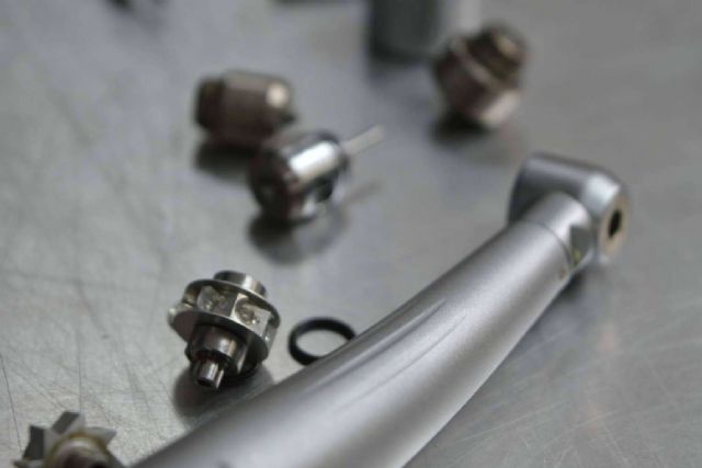 Especialistas en el cuidado y mantenimiento de equipos dentales, RD Express - 1, Foto 1