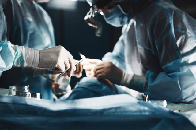 Turismo sanitario en Málaga. Pacientes de toda España acuden al Doctor Carlos Morales para tratar su hernia de disco - 1, Foto 1