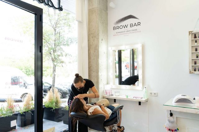 Lashes & Go, la cadena de exclusivos salones de belleza especializados en las extensiones de pestañas, microblading, pedicura y manicura - 1, Foto 1