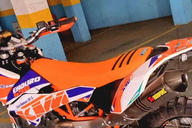 Potenciar la estética y proteger la moto con las pegatinas de ADHESIVOSEMBARRADOS - 1, Foto 1