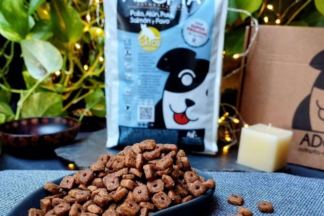 El pienso extra de carne ADOPTA ofrece ventajas para la salud y ayuda a protectoras de animales - 1, Foto 1