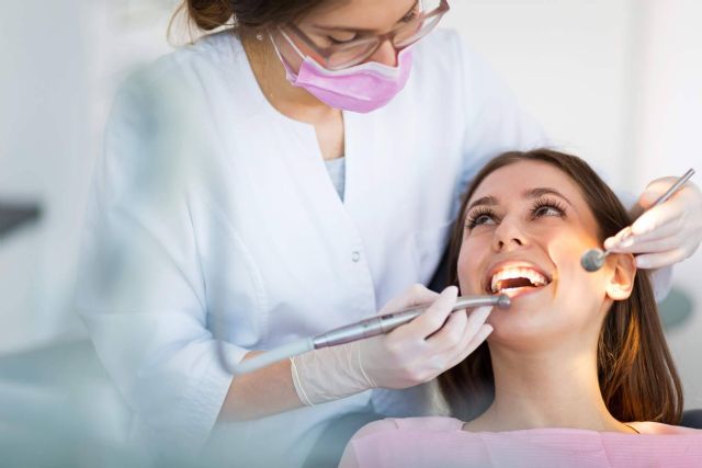 Acudir al dentista por urgencia dental en agosto es posible con clínicas como DeltaDent - 1, Foto 1