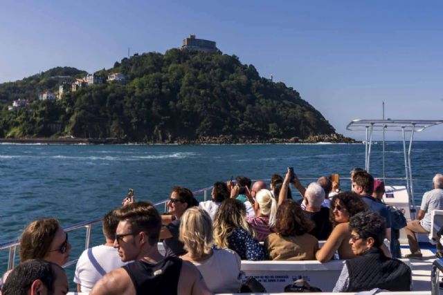 Grupos escolares a bordo del servicio turístico marítimo de Ciudad San Sebastián - 1, Foto 1