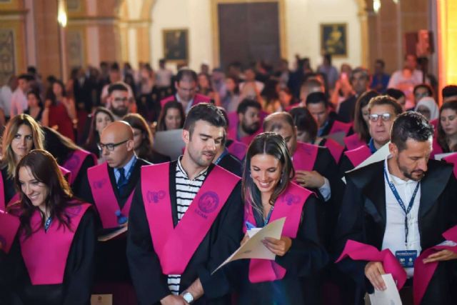 Los grandes referentes en odontología estética a nivel mundial forman con PgO UCAM - 1, Foto 1