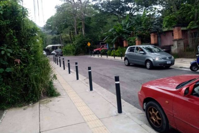 Abadecom pone a disposición el nuevo bolardo rígido de plástico reciclado - 1, Foto 1