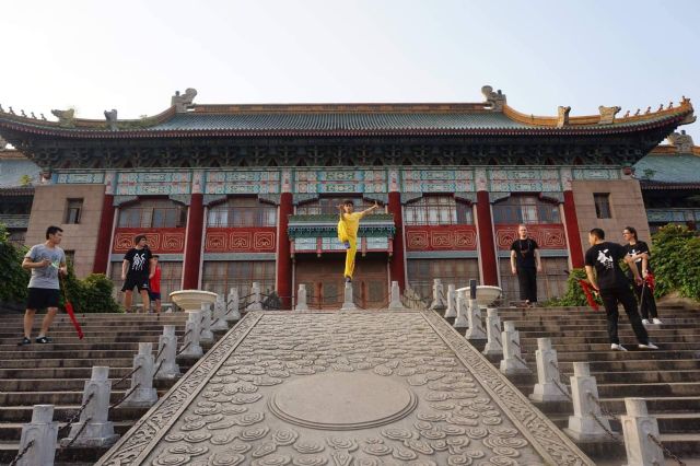 El taichí ayuda a prevenir y a mitigar enfermedades degenerativas o crónicas como osteoporosis, Párkinson o estrés - 1, Foto 1