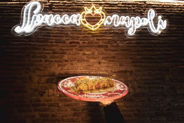 Los verdaderos productos y gastronomía de Nápoles en el centro de Barcelona, Spaccanapoli Barcelona - 1, Foto 1