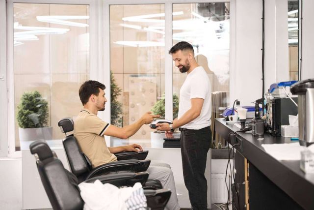 Aumentan las compras aplazadas en peluquerías y gimnasios en España - 1, Foto 1