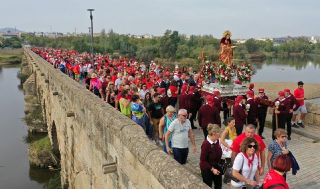 Ms de un millar de peregrinos de Totana llegan a Mrida acompaados por la imagen de Santa Eulalia - 1