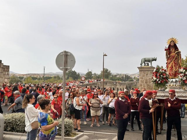 Ms de un millar de peregrinos de Totana llegan a Mrida acompaados por la imagen de Santa Eulalia - 8