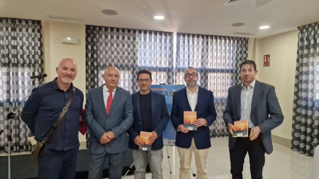 El madrileño Francisco Javier Escudero gana el II Certamen Literario de La Manga con la novela La fuerza del Lebeche - 1, Foto 1