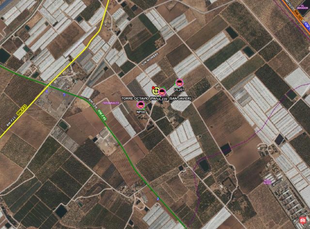 Servicios de emergencia apagan el fuego originado en un invernadero de San Javier - 1, Foto 1