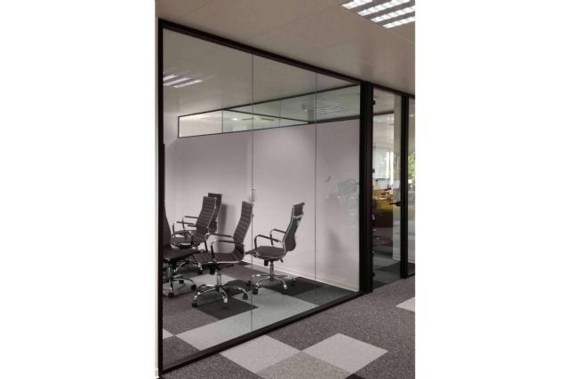 Protecnics Global se encarga de la instalación de mamparas de oficina - 1, Foto 1