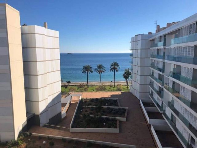 La plataforma Eactivos.com y la publicación de apartamentos en primera línea de playa en una de las zonas más conocidas de Ibiza - 1, Foto 1