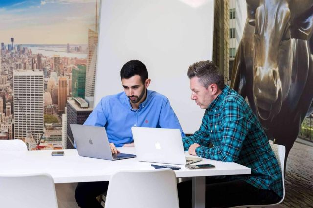 Entrevista con los portavoces de AhorraentuLuz - 1, Foto 1