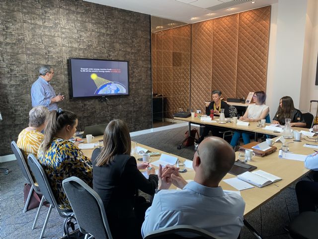 La edificación necesita con urgencia expertos capacitados en sombreado solar - 1, Foto 1