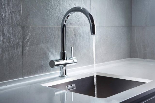 Cambiar grifo cocina y otros servicios, con los expertos de Fontaneros Escudero - 1, Foto 1