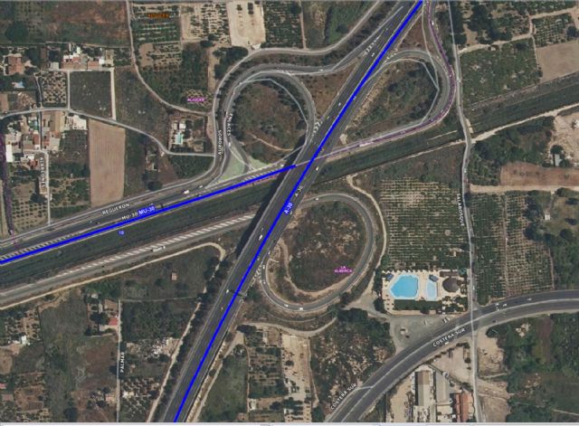 Servicios de emergencia atienden y trasladan al hospital a un herido en accidente de tráfico, en la A-30, en Alcantarilla - 1, Foto 1