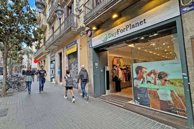 Las ventajas de consumir ropa con excedentes, de la mano de DayForPlanet - 1, Foto 1