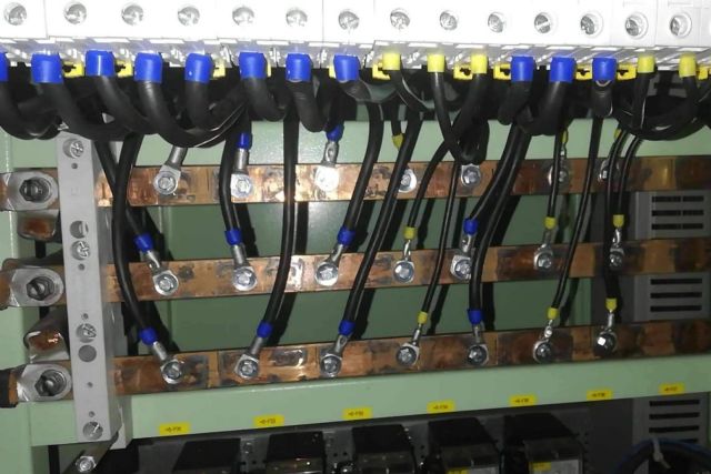 Mantenimiento de barcos cerca de la Marina de Valencia con Cireval Electrónica - 1, Foto 1