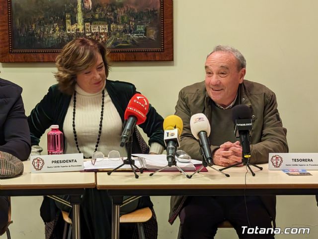 El alcalde felicita al Nazareno de Honor y al Pregonero de la Semana Santa del 2024 tras su nombramiento por parte del Ilustre Cabildo Superior de Procesiones - 21